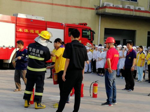 深圳光明新区宝利时计表全厂员工：警民联合消防演练 合力打造平安工厂(图4)